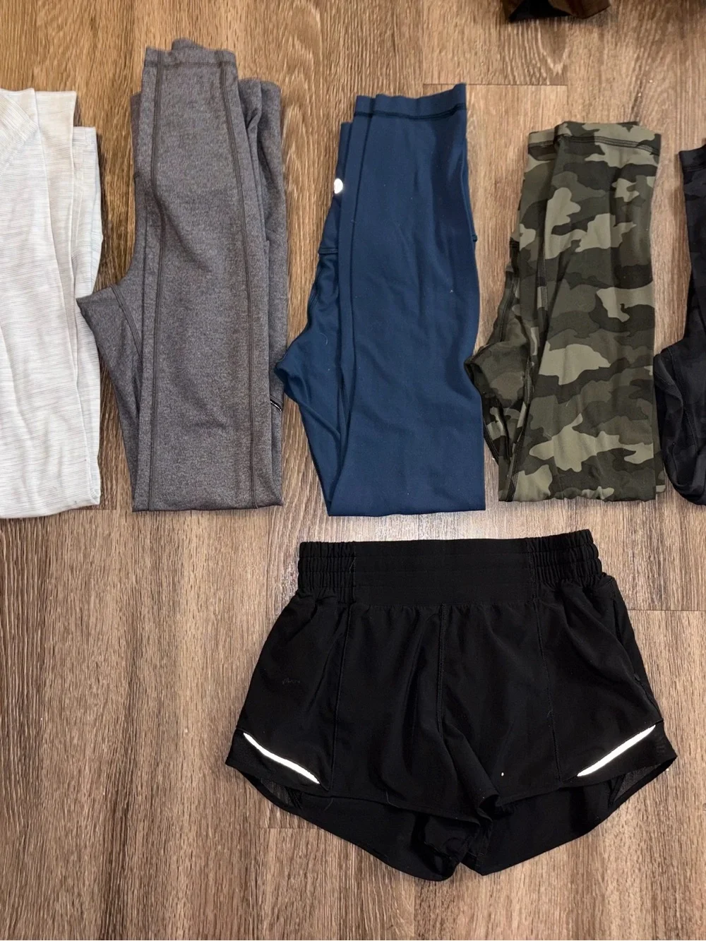 Lot Of 6 Multicolor Lululemon Leggings & Black Shorts Sz 4